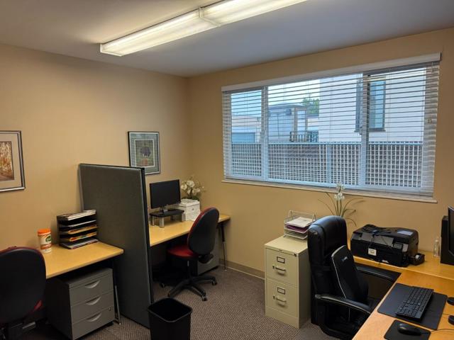 422 Peninsula Avenue, San Mateo CA: https://media.crmls.org/mediaz/b11891c3-f615-449c-9e2c-41b4c5be9bc2.jpg