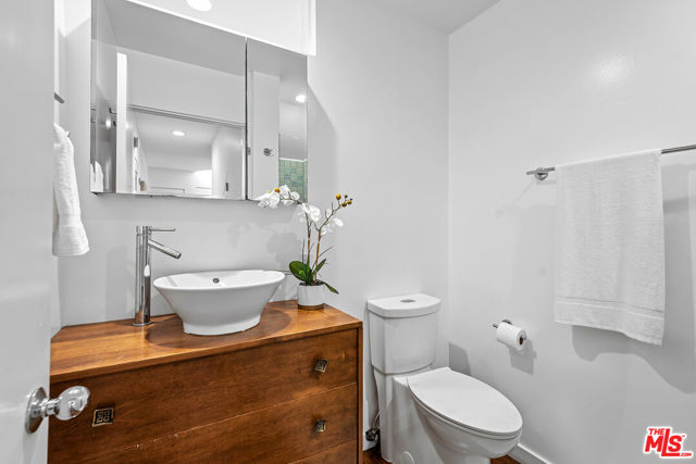 1024 Bay Street, 5 photo 7