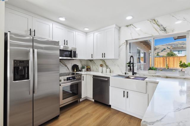 45548 Cherokee Ln, Fremont CA: https://media.crmls.org/mediaz/b11899ec-f8d7-4cb8-b035-a734ca045341.jpg