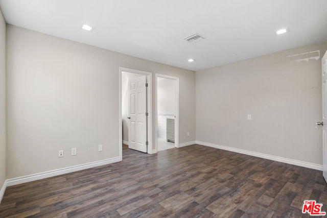 22014 Covello Street, Canoga Park CA: https://media.crmls.org/mediaz/b11902e1-5e8b-4cc3-b8d0-e51ff1831601.jpg