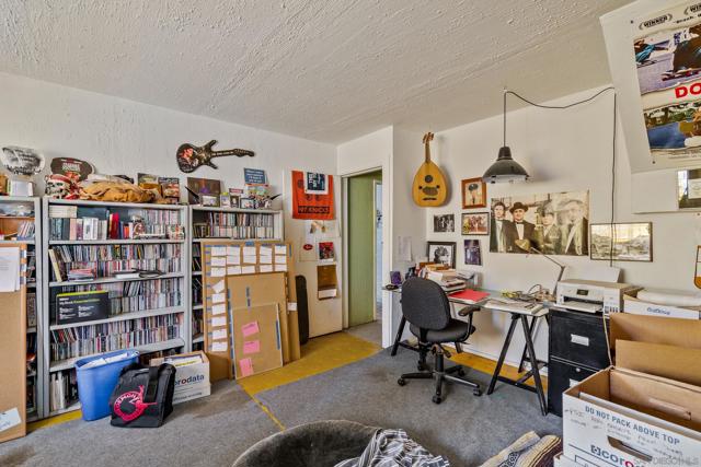 4426 MODEL A FORD LANE, El Cajon CA: https://media.crmls.org/mediaz/b1190ae0-8765-4862-9a78-01a83f584be7.jpg