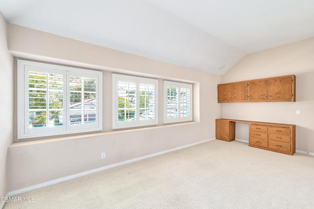 3041 Three Springs Drive, Westlake Village CA: https://media.crmls.org/mediaz/b1191b12-2358-4ab2-b185-5e31a129d058.jpg