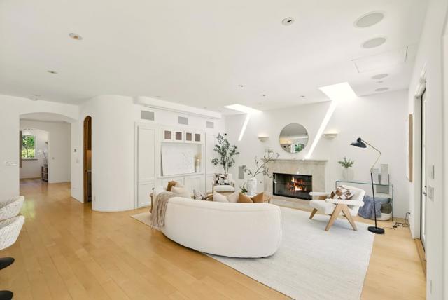 842 Boyce Avenue, Palo Alto CA: https://media.crmls.org/mediaz/b11a62cf-c63d-4404-8d63-45468b15ddd9.jpg