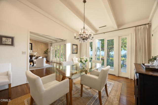 Detail Gallery Image 12 of 63 For 399 N San Rafael Ave, Pasadena,  CA 91105 - 3 Beds | 3/1 Baths