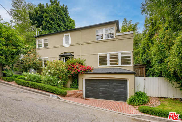 5919 Tuxedo Terrace, Los Angeles CA: https://media.crmls.org/mediaz/b11aeeba-1668-440d-8518-8a91d7003222.jpg