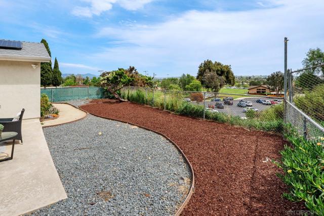 5083 Barry St, Oceanside CA: https://media.crmls.org/mediaz/b11ba8d4-19e0-47a4-b65e-51cd772e1f4d.jpg