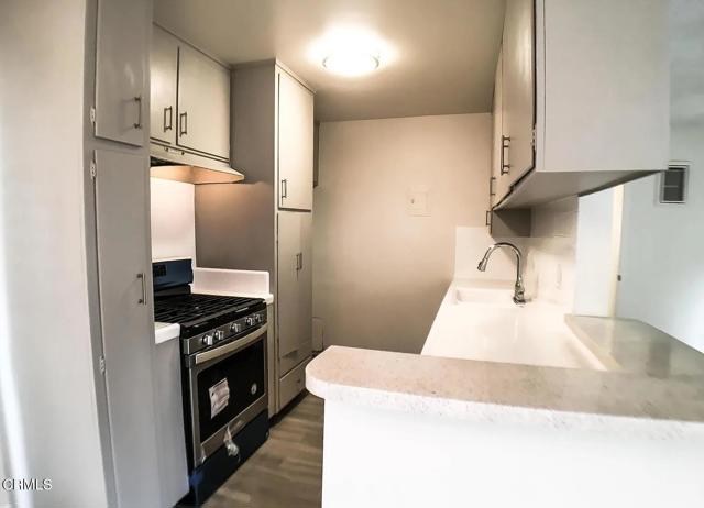 Detail Gallery Image 3 of 9 For 615 E Orange Grove Ave #K,  Burbank,  CA 91501 - 2 Beds | 2 Baths