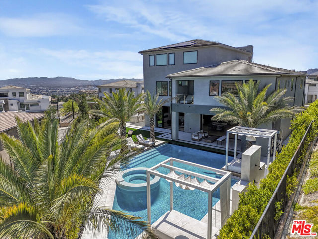 20472 W Windsor Lane, Porter Ranch CA: https://media.crmls.org/mediaz/b11c46e2-9f1d-4a9f-bc1f-7f727e4a0f0f.jpg