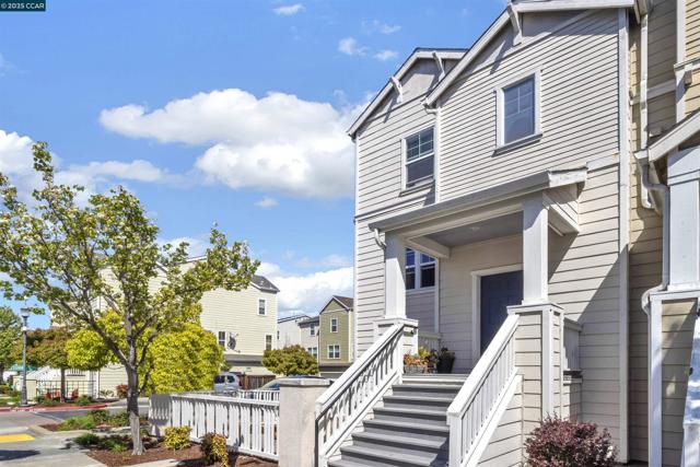 411 Summer Ln, Richmond CA: https://media.crmls.org/mediaz/b11e13d2-6158-4d88-935e-df707fa97026.jpg