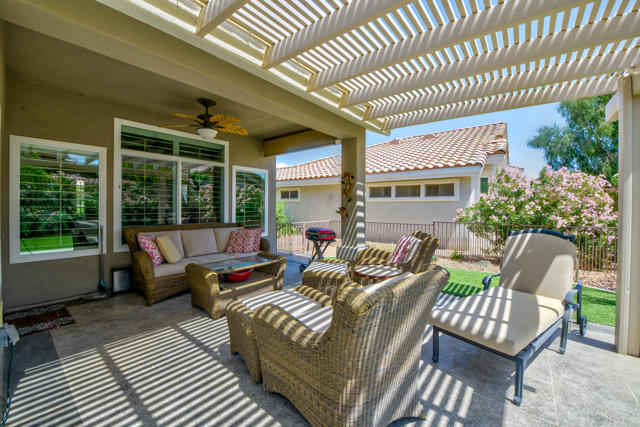 78391 Desert Willow Drive, Palm Desert CA: https://media.crmls.org/mediaz/b11e2b74-31db-4a3b-a375-324aa3007357.jpg