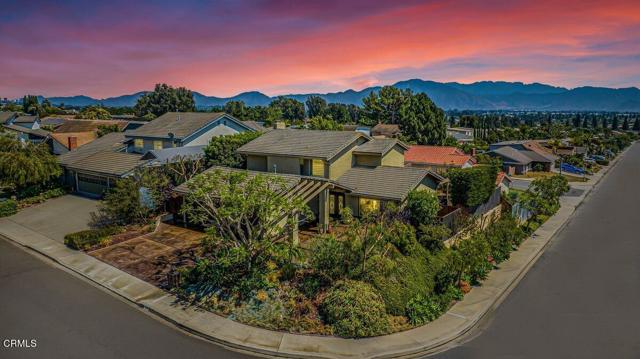 2458 Brookhill Drive, Camarillo CA: https://media.crmls.org/mediaz/b11efee4-b4cc-4206-ba49-74fa0596da19.jpg