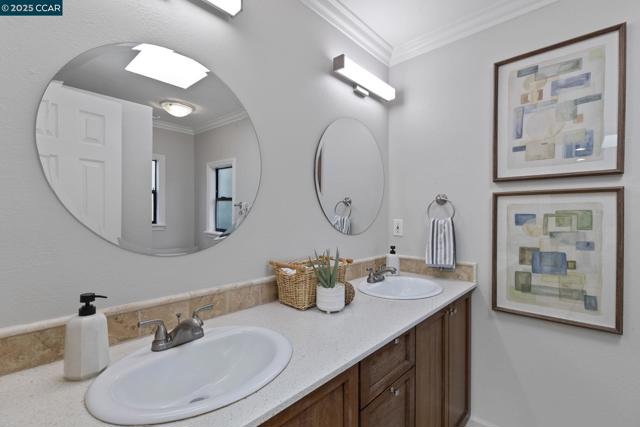 3348 Betty Ln, Lafayette CA: https://media.crmls.org/mediaz/b11f5714-c08f-4679-a38f-e94fd4277833.jpg