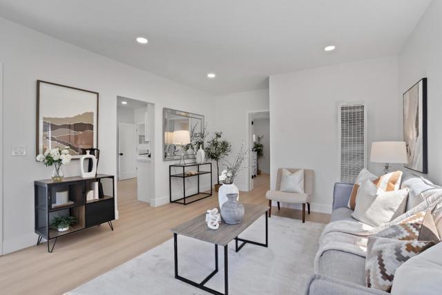 209 Bayswater Avenue, Burlingame CA: https://media.crmls.org/mediaz/b11f84fd-7887-4ce9-a35c-ddce42015d74.jpg