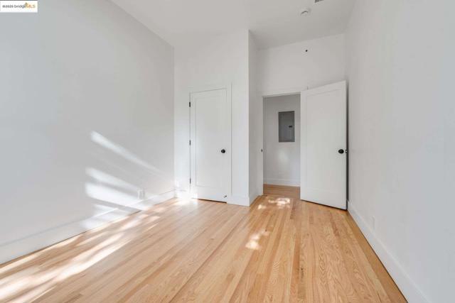 1238 12Th St, Oakland CA: https://media.crmls.org/mediaz/b11fa59f-f23c-4d6f-ac17-53945e279a86.jpg