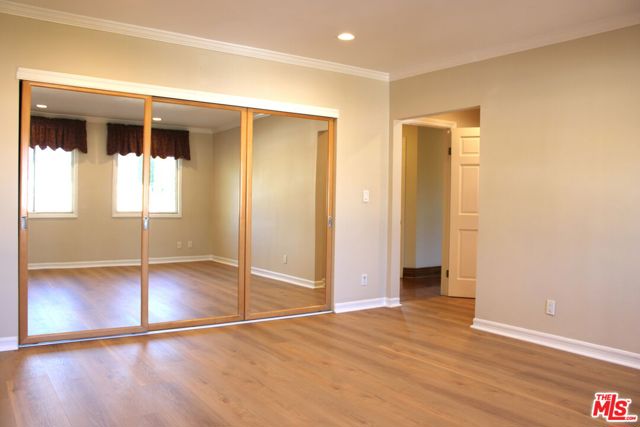 11502 Dona Teresa Drive, Studio City CA: https://media.crmls.org/mediaz/b11fa886-dd96-410e-abd7-791f7fa6d1bf.jpg