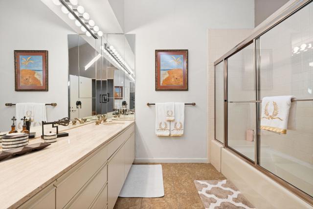 267 Kavenish W Drive, Rancho Mirage CA: https://media.crmls.org/mediaz/b11fd57e-b60c-4ea7-9f70-1e8182aec0bf.jpg