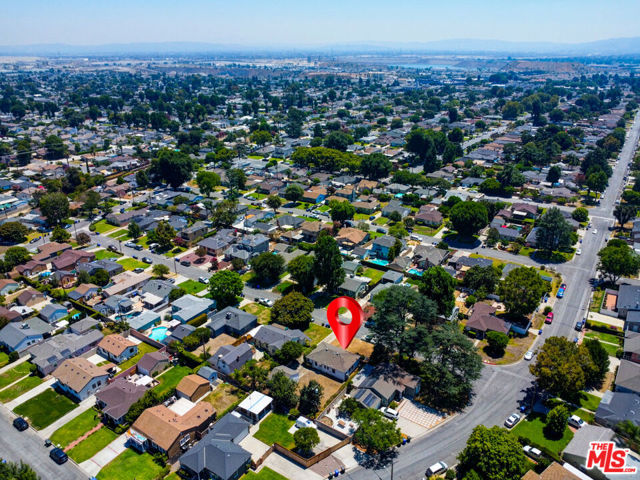 253 W El Sur Street, Monrovia CA: https://media.crmls.org/mediaz/b12005d4-ed25-4b5c-9a11-23b37069f029.jpg