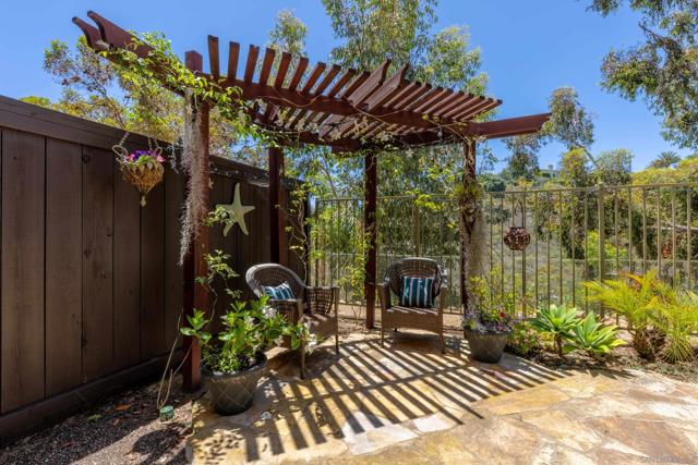 1466 Caminito Solidago, La Jolla CA: https://media.crmls.org/mediaz/b12014eb-e7cc-4956-b497-733c1374f29c.jpg