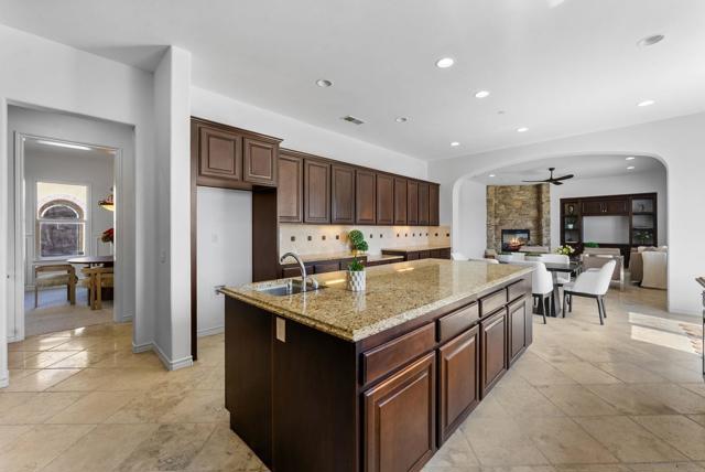 5527 Alexandrine Ct, Oceanside CA: https://media.crmls.org/mediaz/b1206ed6-4041-4ee7-b3a3-225846ca3266.jpg