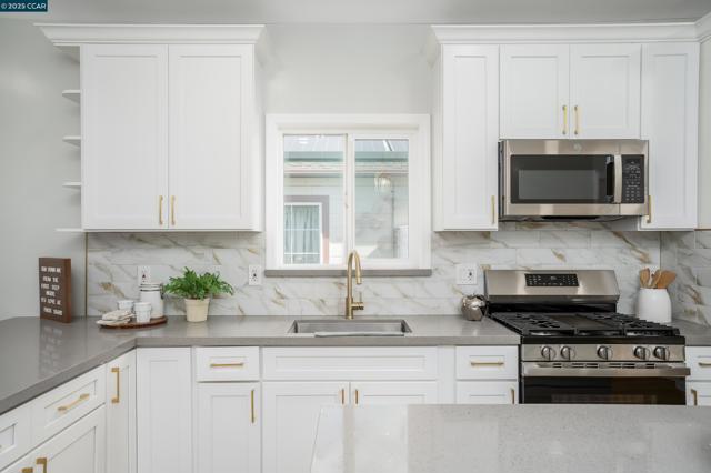 1518 Dunn Ave, Richmond CA: https://media.crmls.org/mediaz/b120bffc-8e24-4ca3-a30c-d3251eb78f73.jpg