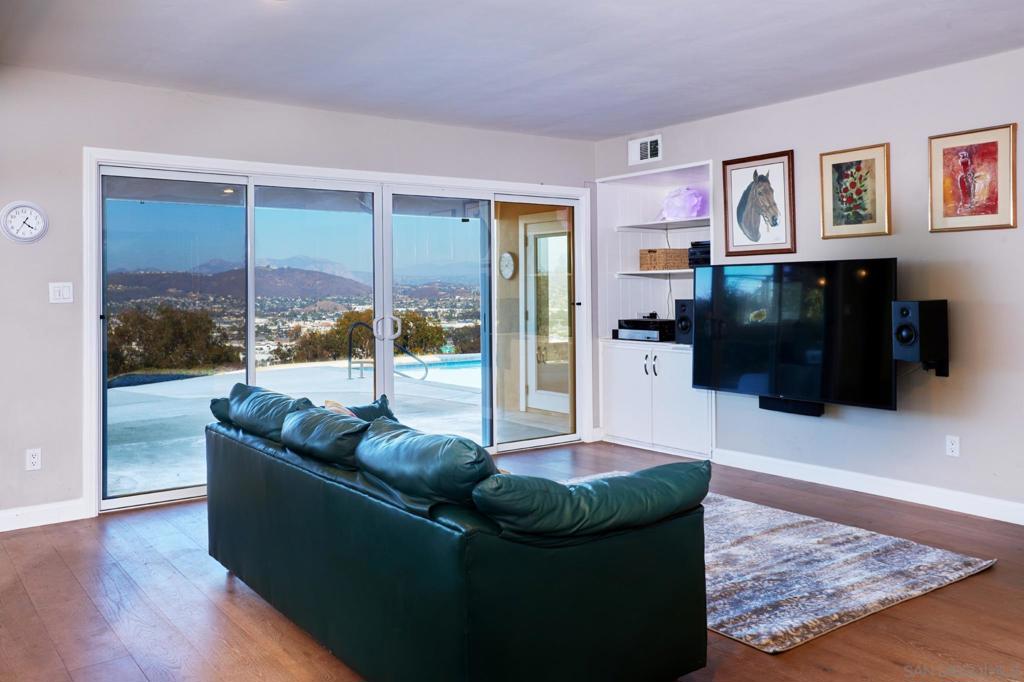 MLS #250042807SD image #12