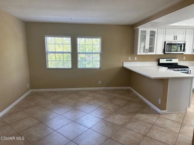 630 Warwick Avenue, Thousand Oaks CA: https://media.crmls.org/mediaz/b1226387-dca1-4ea1-8c5b-16701f5695fc.jpg