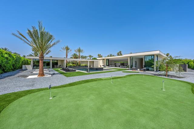 7 Makena Lane, Rancho Mirage CA: https://media.crmls.org/mediaz/b122babc-6e28-480a-9429-6cf4f7858f6a.jpg