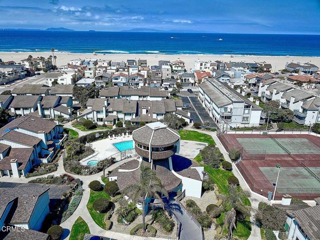 4534 La Brea Street, Oxnard CA: https://media.crmls.org/mediaz/b1230daf-38ba-49e6-9aee-10a558f005ef.jpg