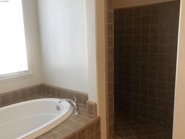 5666 Arcadia Cir, Discovery Bay CA: https://media.crmls.org/mediaz/b12350e2-b18f-41f1-82b1-b40dbba8cf3d.jpg