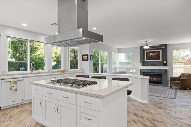 2106 Fox Den Court, Oxnard CA: https://media.crmls.org/mediaz/b123c57c-6689-471a-ad66-4d6abdb0d6dd.jpg