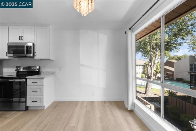 8975 Alcosta Blvd, San Ramon CA: https://media.crmls.org/mediaz/b123d67a-7c37-4114-aab3-ac4dbd314caf.jpg