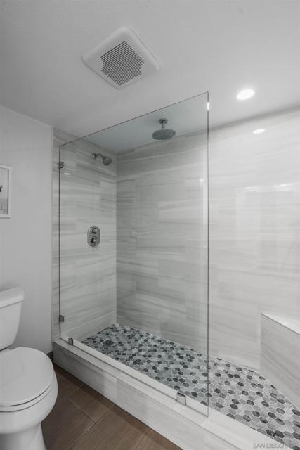 528 Via De La Valle, Solana Beach CA: https://media.crmls.org/mediaz/b123d719-2da9-4e28-9f4d-5cb7054658b7.jpg