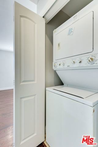 https://media.crmls.org/mediaz/b124804d-1cb7-44ba-a4d7-713360c588d8.jpg?preset=X-Large
