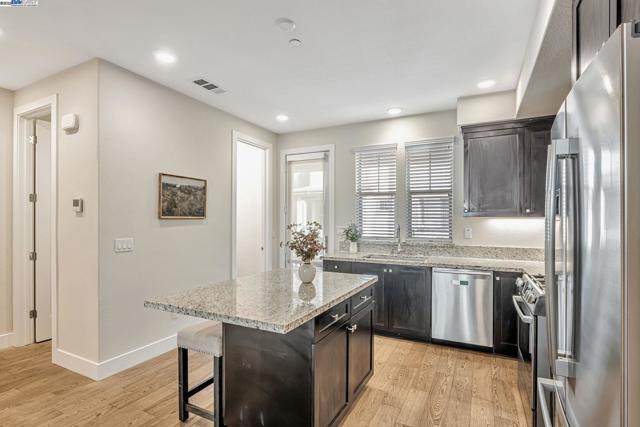 123 Branta Cmn, Fremont CA: https://media.crmls.org/mediaz/b124b67a-b574-4188-9545-a9eeb3bee898.jpg