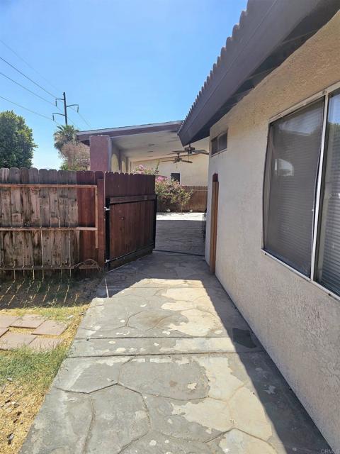 Detail Gallery Image 6 of 12 For 1268 J B Rodriguez St, Calexico,  CA 92231 - 5 Beds | 3 Baths