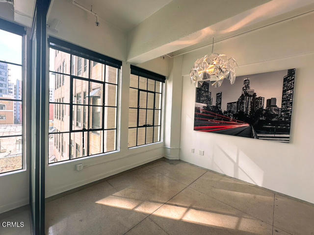 746 S Los Angeles Street, Los Angeles CA: https://media.crmls.org/mediaz/b124f495-abc2-4f58-b0fd-d98de4673dff.jpg