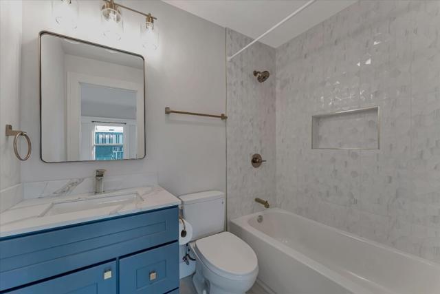 2804 Adeline Street, Emeryville CA: https://media.crmls.org/mediaz/b12540d6-9bb6-485b-9c15-2c5eed15e9e5.jpg