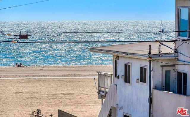 7301 Vista Del Mar, Playa del Rey CA: https://media.crmls.org/mediaz/b125490f-43bc-409d-86d5-9b9be5fa4cc1.jpg