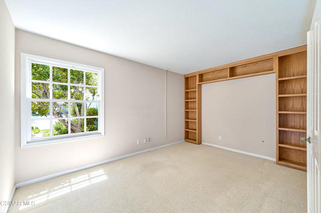 3041 Three Springs Drive, Westlake Village CA: https://media.crmls.org/mediaz/b125ff64-8ee0-4491-bfea-e57e2ea891ad.jpg