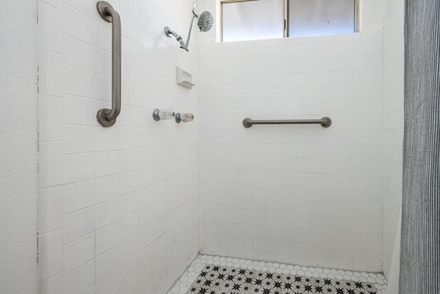 7616 Fairway Drive, Yucca Valley CA: https://media.crmls.org/mediaz/b12604ec-48cf-4ebf-857a-e9c65dc9fc8a.jpg