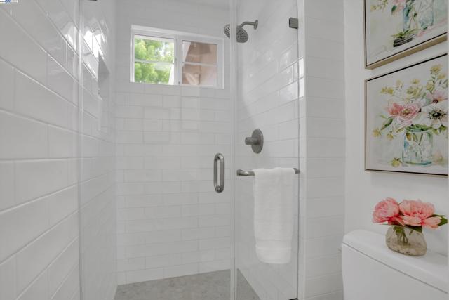 3644 Ashwood Drive, Pleasanton CA: https://media.crmls.org/mediaz/b126133d-d2ab-4f4c-85b8-df34abc061a9.jpg