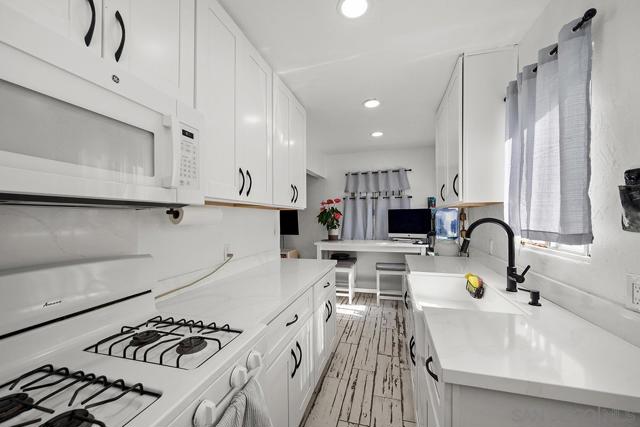 849 851 Missouri St, San Diego CA: https://media.crmls.org/mediaz/b1267b5c-5974-42bd-88f0-29a65c1fd8b6.jpg