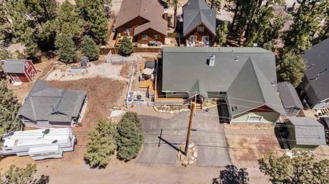 2737 Cedar Lane, Big Bear CA: https://media.crmls.org/mediaz/b12734cd-3b56-437b-9630-56a99332c621.jpg