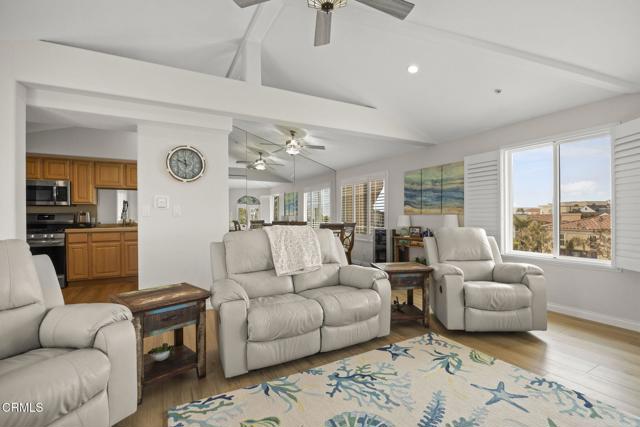 5270 W Wooley Road, Oxnard CA: https://media.crmls.org/mediaz/b1277551-e4ab-425e-8408-c9825ff4d661.jpg