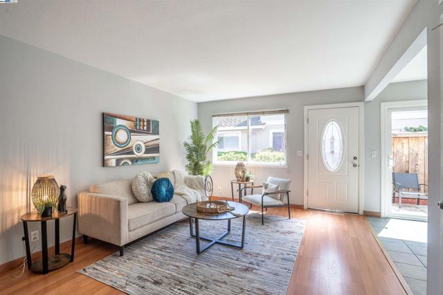 325 San Miguel Ct, Milpitas CA: https://media.crmls.org/mediaz/b1279cb9-4c29-4c7d-921b-7da9363b84e4.jpg