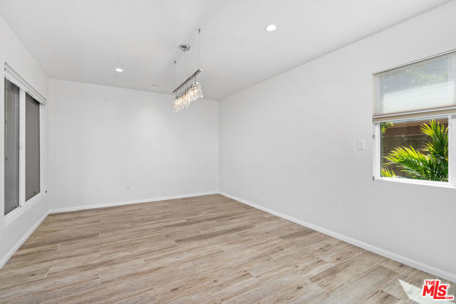 21727 Ulmus Drive, Woodland Hills CA: https://media.crmls.org/mediaz/b128841e-8638-4823-b43b-bc4344f12402.jpg