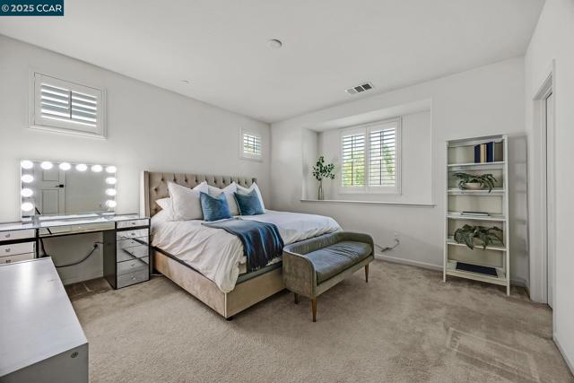 6939 Mariposa Cir, Dublin CA: https://media.crmls.org/mediaz/b12963a8-081f-4042-912a-9ac21320d0c0.jpg