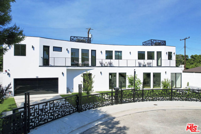 4338 Huntley Avenue, Culver City CA: https://media.crmls.org/mediaz/b12963db-9046-4b92-a933-0bed2a9eaeb9.jpg