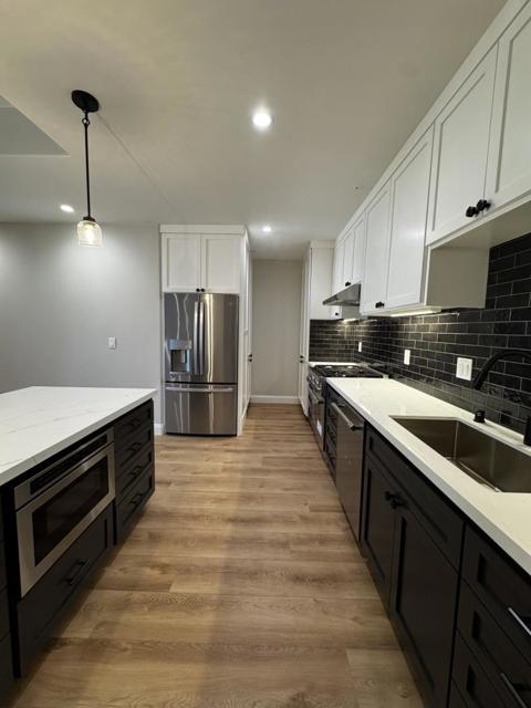 200 Sheridan Avenue, Palo Alto CA: https://media.crmls.org/mediaz/b12a4922-cb45-43f7-b494-223e14847f95.jpg