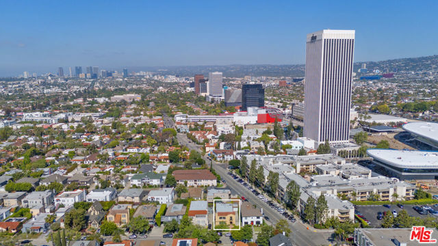 809 S Stanley Avenue, Los Angeles CA: https://media.crmls.org/mediaz/b12ae6ca-3d13-488d-a0f5-628d4e1aecad.jpg